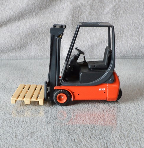 Schuco linde 16 stapler - 1:25,